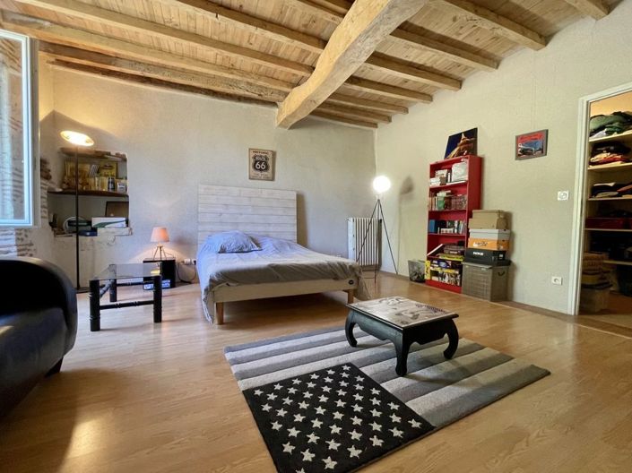 Image No.8-3 Bed Property for sale