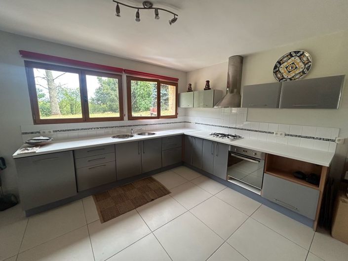 Image No.15-5 Bed Property for sale