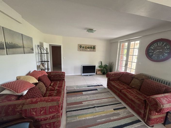 Image No.17-5 Bed Property for sale