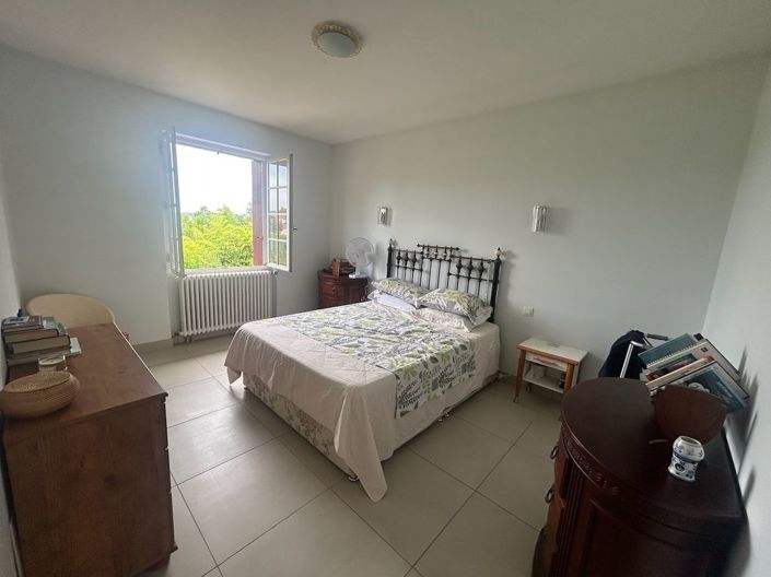 Image No.19-5 Bed Property for sale