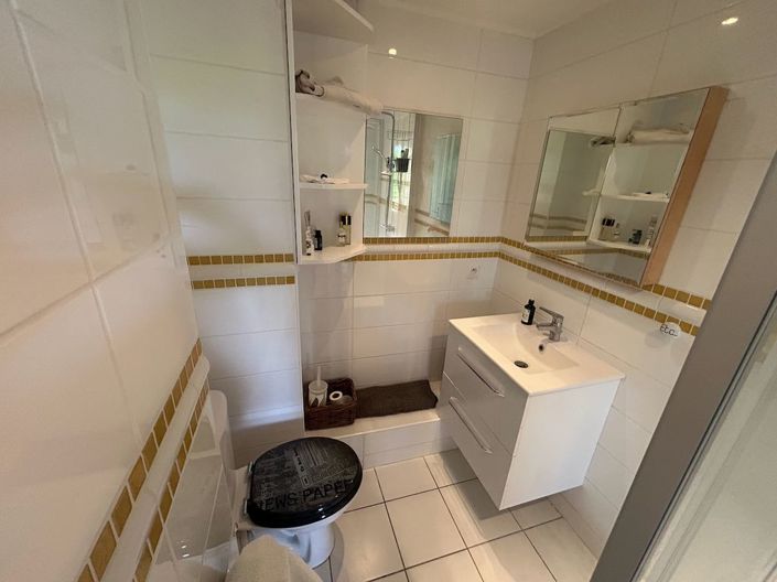 Image No.22-5 Bed Property for sale