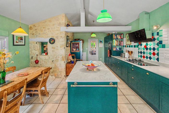 Image No.2-4 Bed Property for sale