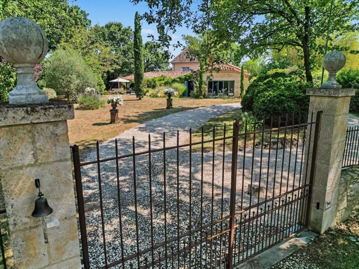 Image No.22-4 Bed Property for sale