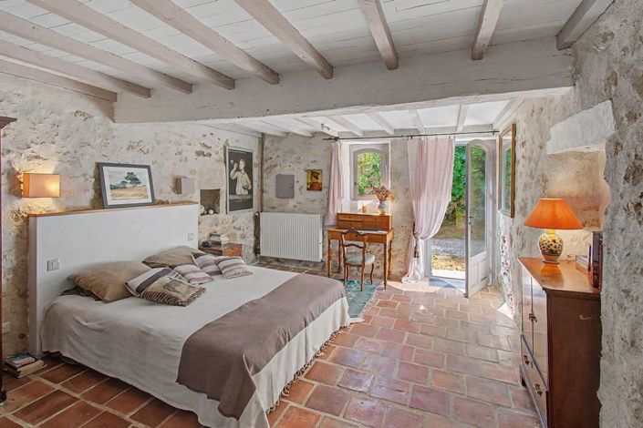 Image No.26-4 Bed Property for sale