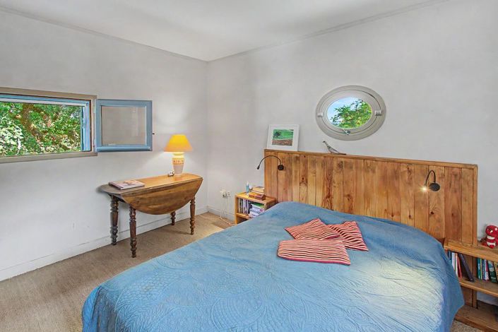 Image No.30-4 Bed Property for sale