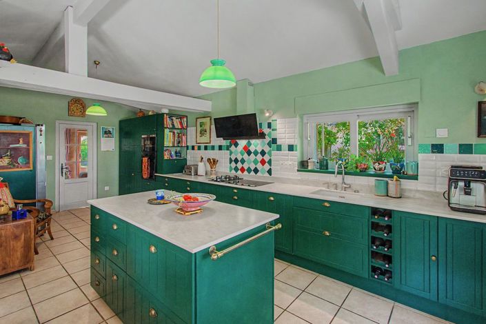 Image No.6-4 Bed Property for sale