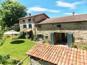 1 - Auzelles, Property
