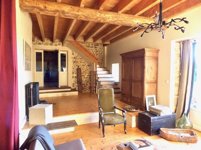 Image No.8-3 Bed Property for sale