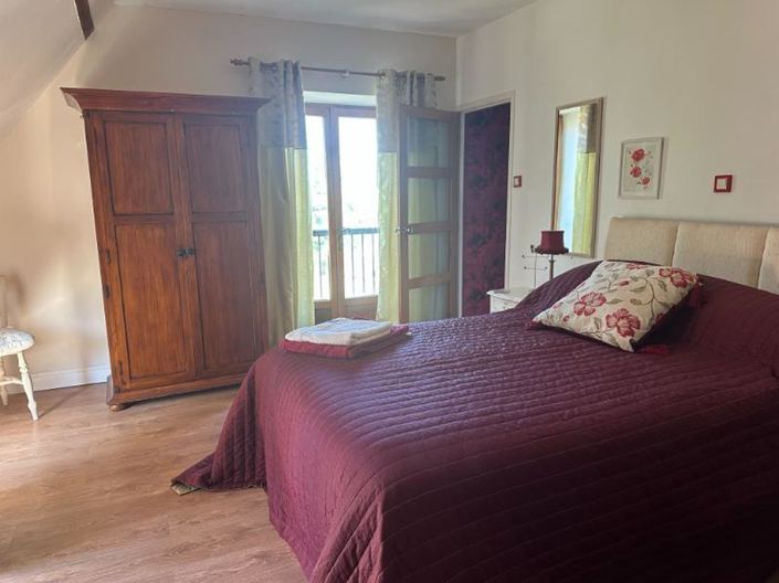 Image No.27-3 Bed Property for sale
