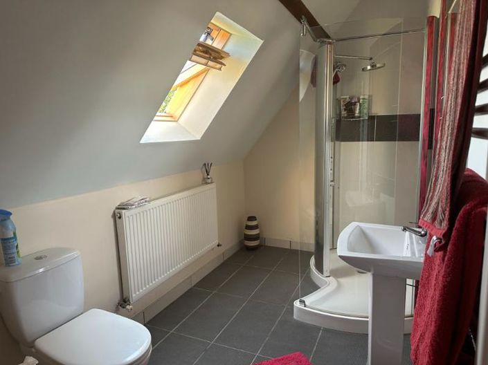 Image No.28-3 Bed Property for sale