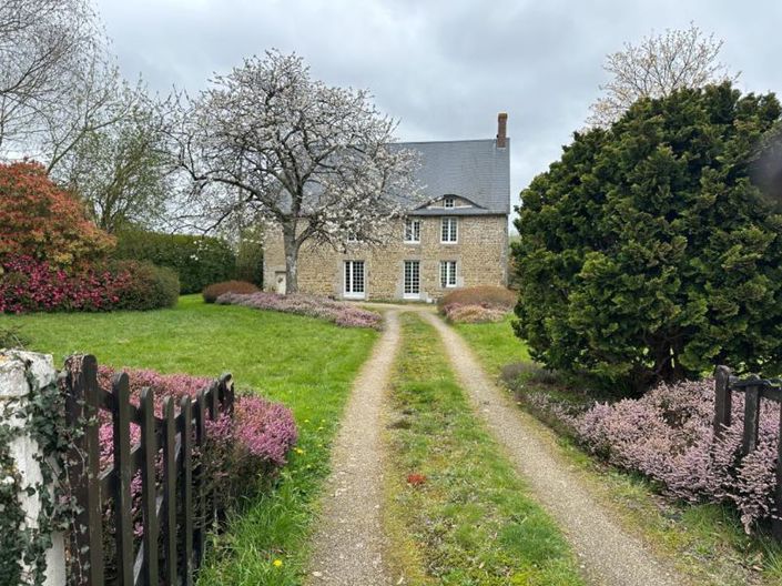 Image No.24-4 Bed Property for sale