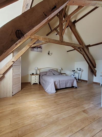 Image No.23-5 Bed Property for sale