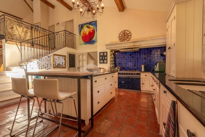 Image No.2-5 Bed Property for sale