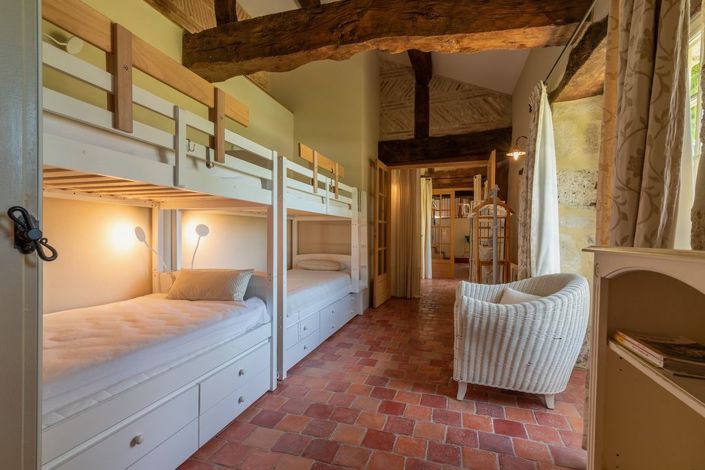 Image No.31-5 Bed Property for sale