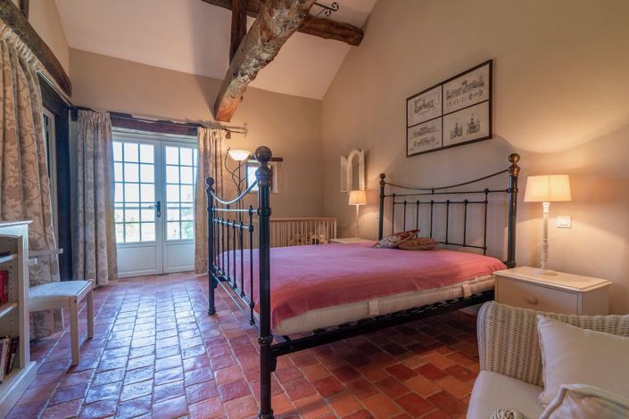 Image No.33-5 Bed Property for sale