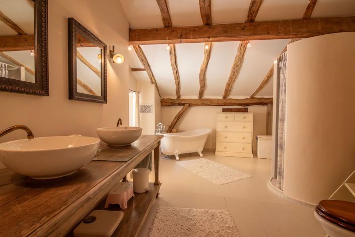 Image No.34-5 Bed Property for sale