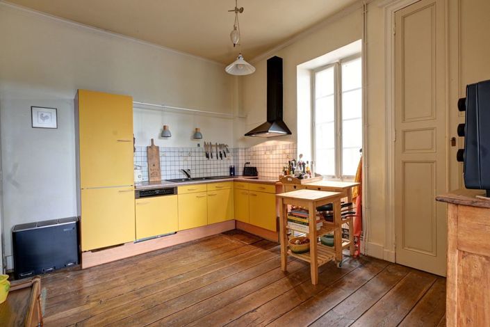 Image No.10-4 Bed Property for sale