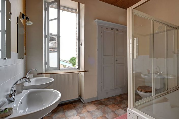 Image No.15-4 Bed Property for sale