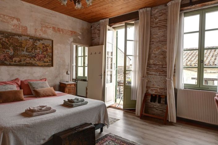 Image No.18-4 Bed Property for sale