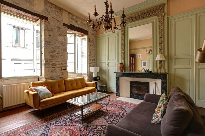 Image No.2-4 Bed Property for sale
