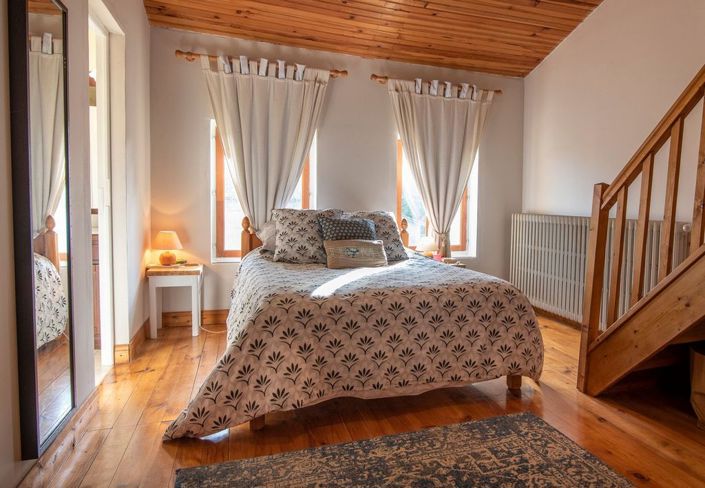 Image No.15-9 Bed Property for sale