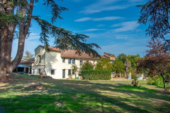 Image No.3-9 Bed Property for sale