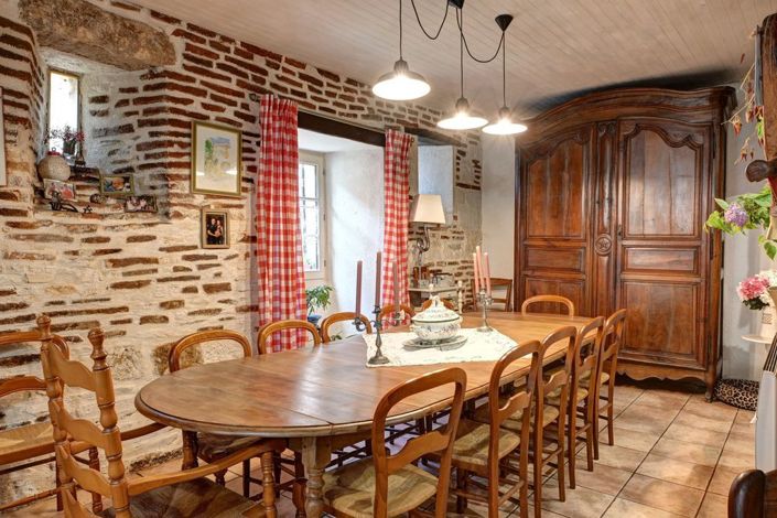 Image No.11-6 Bed Property for sale