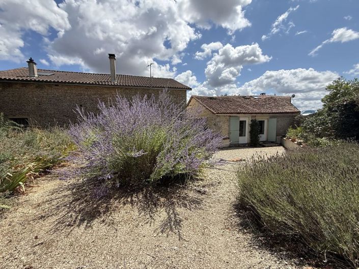 Image No.4-Propriété de 3 chambres à vendre à Ruffec
