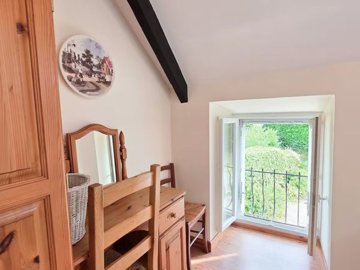 hazel-edwards-view-from-upstairs