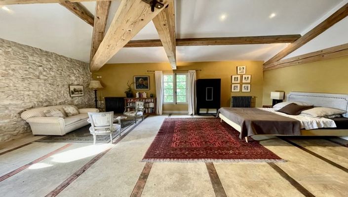 Image No.16-6 Bed Property for sale