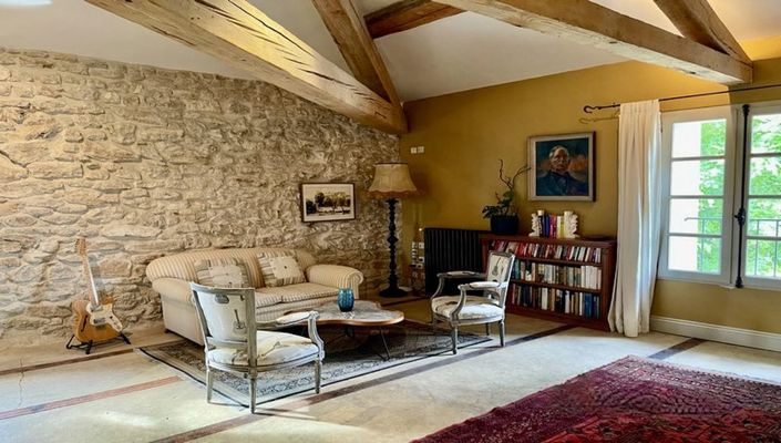 Image No.18-6 Bed Property for sale