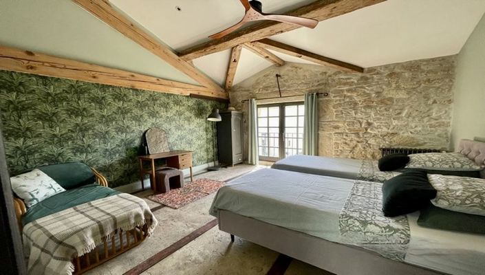 Image No.21-6 Bed Property for sale