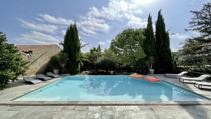 Image No.4-6 Bed Property for sale