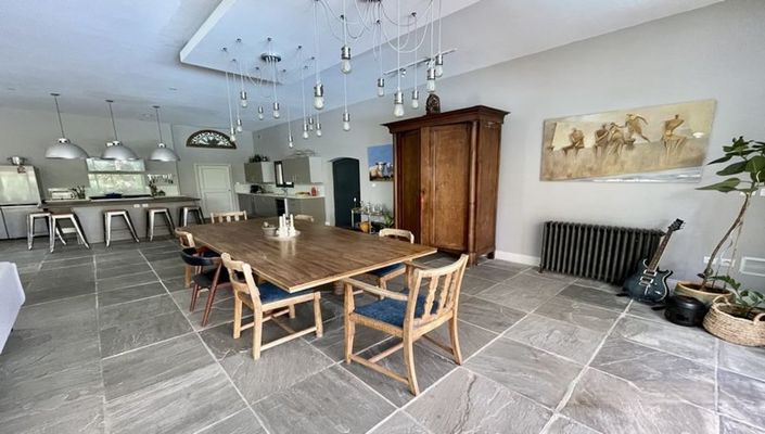 Image No.8-6 Bed Property for sale