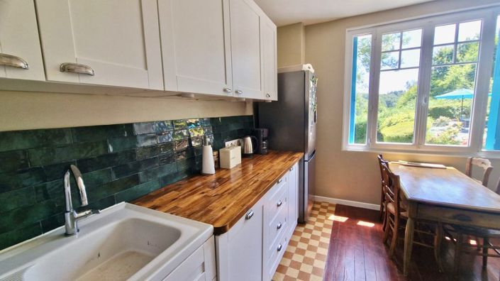 Image No.2-4 Bed Property for sale