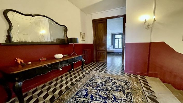 Image No.15-5 Bed Property for sale