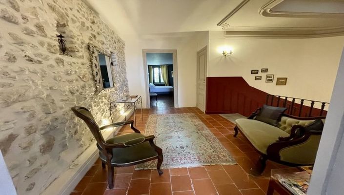 Image No.25-5 Bed Property for sale
