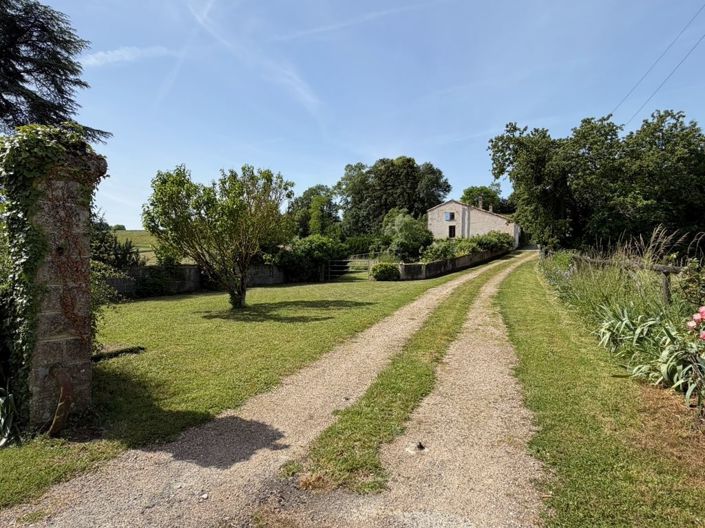 Image No.17-3 Bed Property for sale