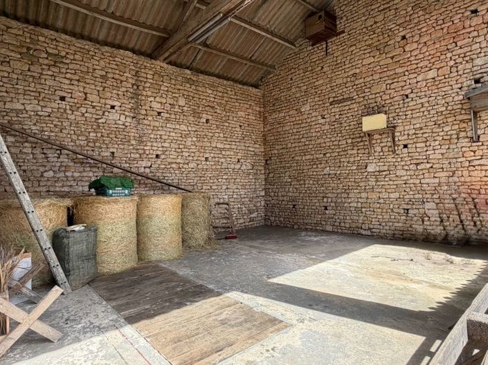 Image No.20-3 Bed Property for sale