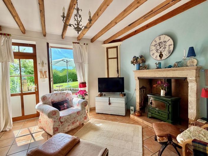 Image No.8-3 Bed Property for sale