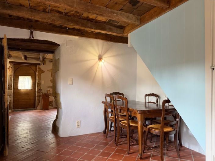 Image No.10-2 Bed Property for sale
