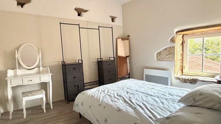 Image No.11-2 Bed Property for sale