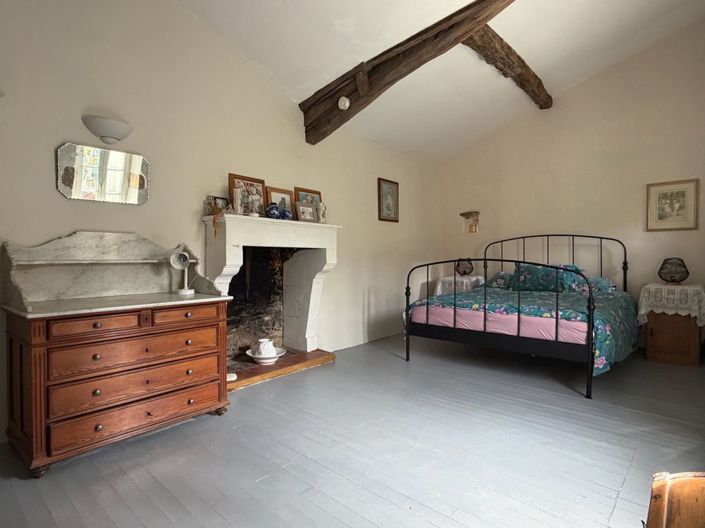 Image No.13-2 Bed Property for sale