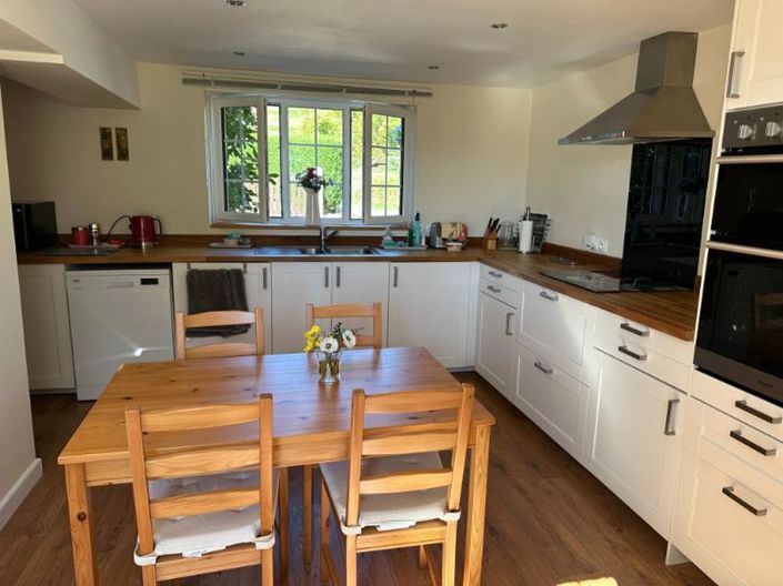 Image No.6-4 Bed Property for sale