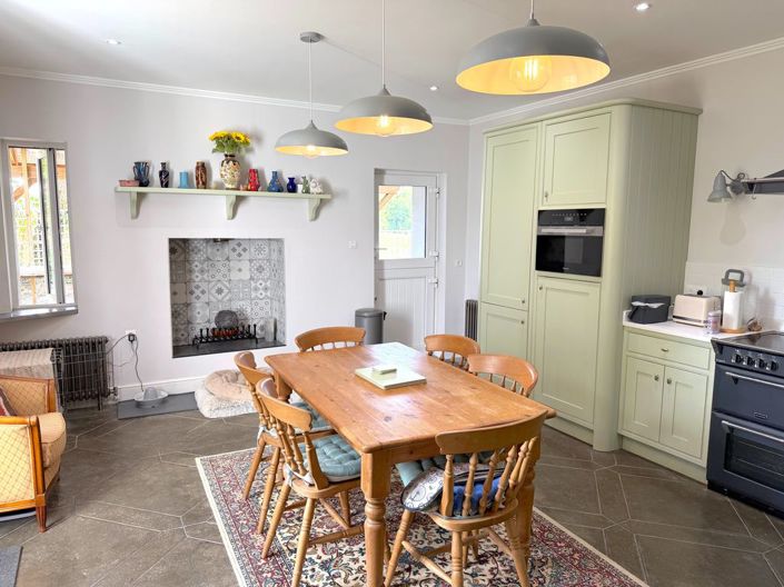 Image No.2-3 Bed Property for sale