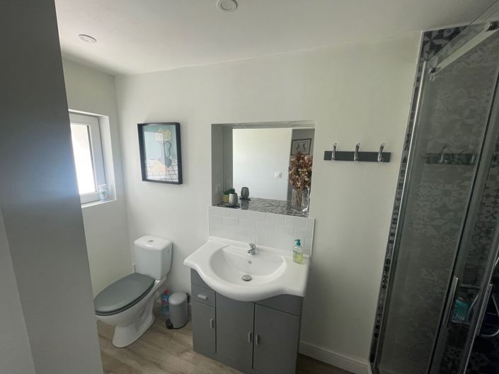 Image No.24-3 Bed Property for sale