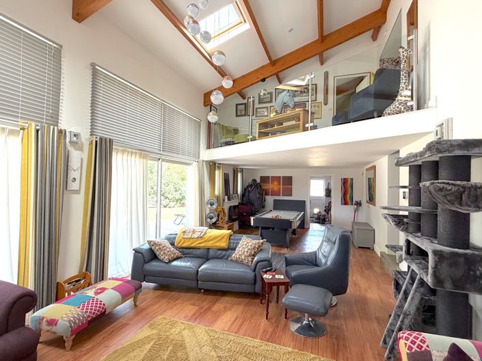 Image No.3-3 Bed Property for sale