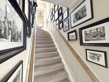 stairs-to-first-floor-4