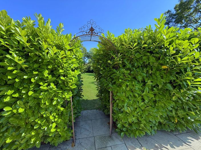 Image No.40-7 Bed Property for sale
