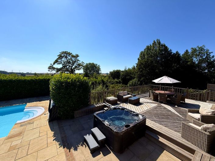 Image No.45-7 Bed Property for sale
